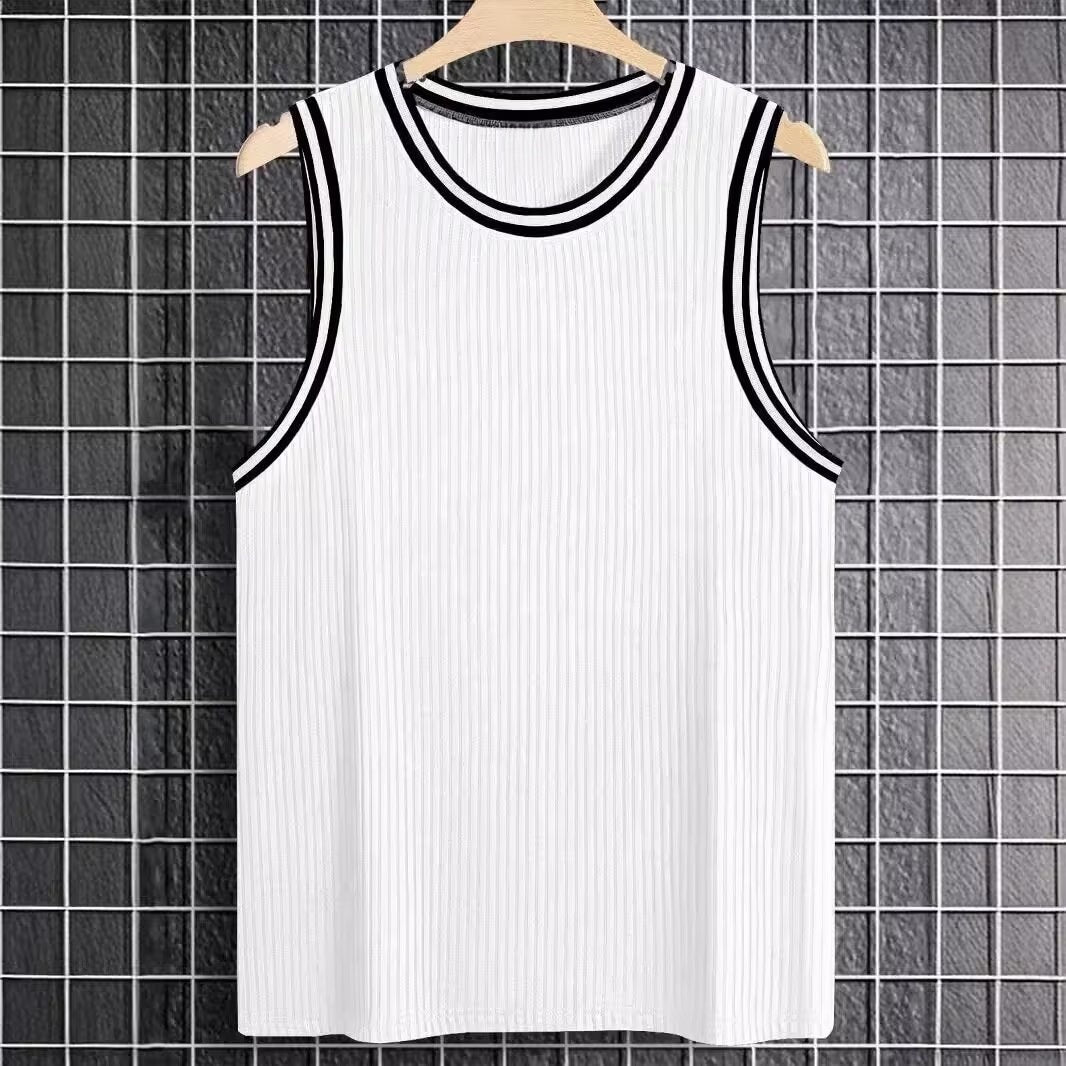 Sleeveless camisole summer men's T-shirt with a prominent basketball and fitness suit