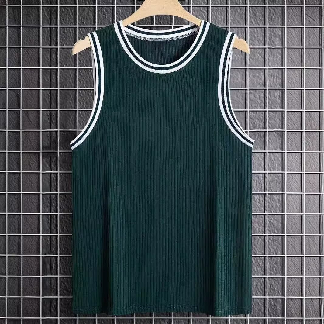 Sleeveless camisole summer men's T-shirt with a prominent basketball and fitness suit